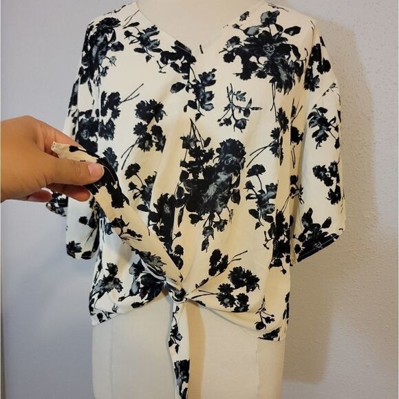 VIISHOW front tie blouse NWT Sz M - Picture 6 of 14